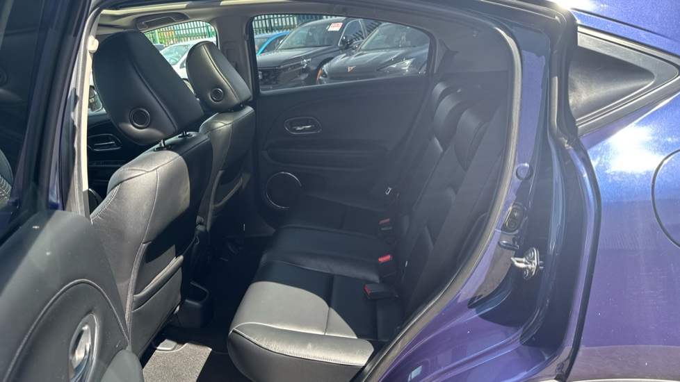 Honda HR-V 1.5 i-VTEC EX CVT 5dr Petrol Hatchback - Image 16