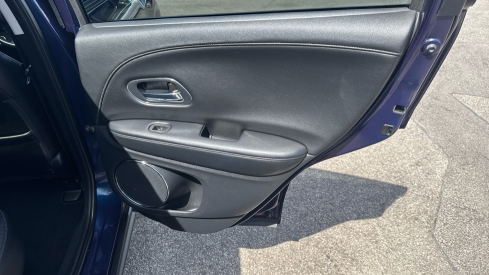 Honda HR-V 1.5 i-VTEC EX CVT 5dr Petrol Hatchback - Image 31