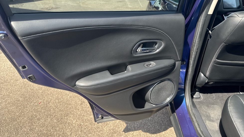 Honda HR-V 1.5 i-VTEC EX CVT 5dr Petrol Hatchback - Image 33