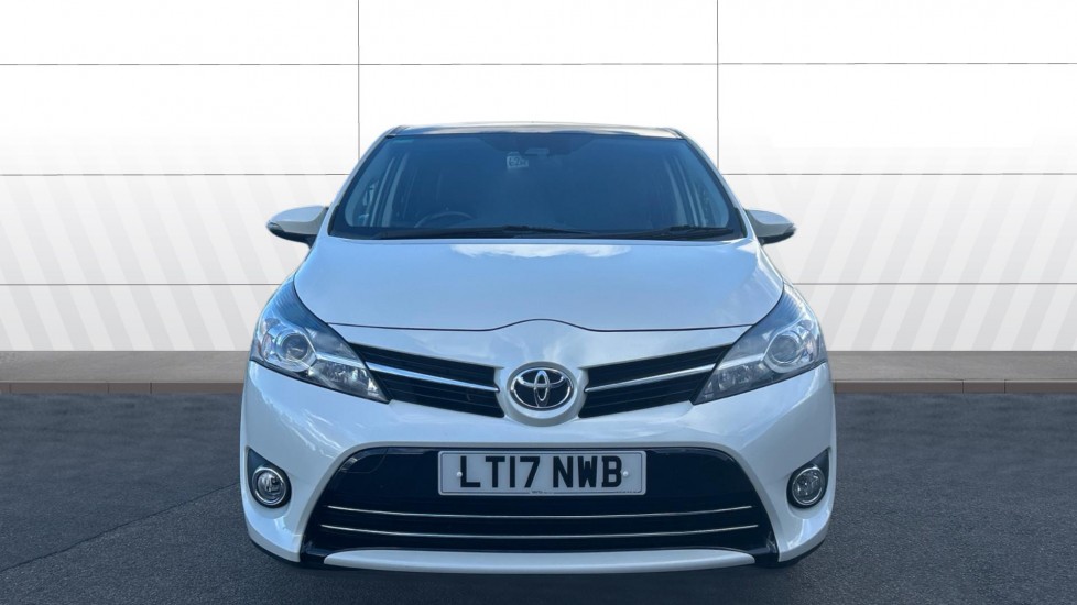 Toyota Verso 1.6 V-matic Design 5dr Petrol Estate - Image 3