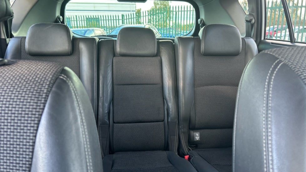 Toyota Verso 1.6 V-matic Design 5dr Petrol Estate - Image 15