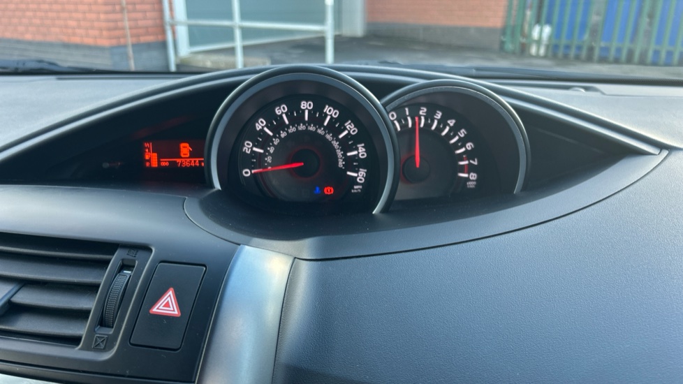 Toyota Verso 1.6 V-matic Design 5dr Petrol Estate - Image 18