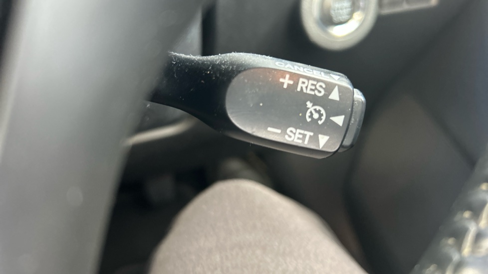 Toyota Verso 1.6 V-matic Design 5dr Petrol Estate - Image 31