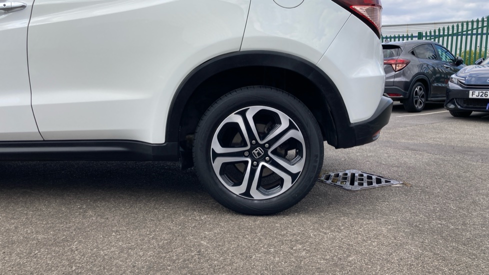 Honda HR-V 1.5 i-VTEC EX CVT 5dr Petrol Hatchback - Image 24