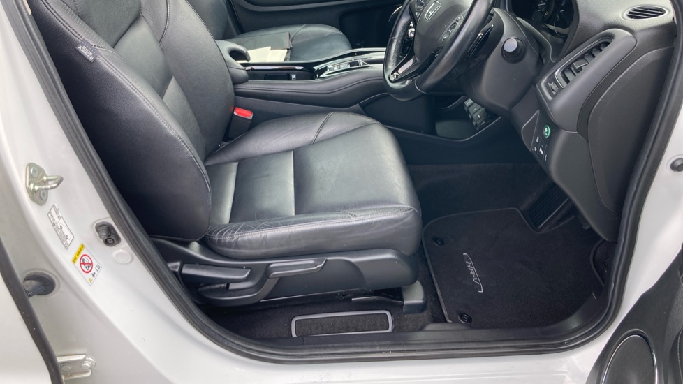 Honda HR-V 1.5 i-VTEC EX CVT 5dr Petrol Hatchback - Image 30