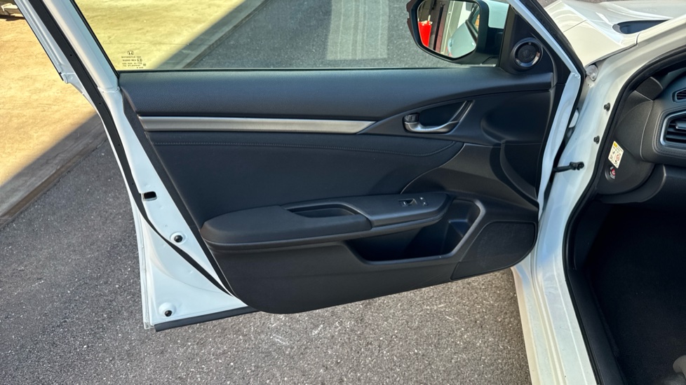 Honda Civic 1.0 VTEC Turbo 126 SR 5dr Petrol Hatchback - Image 34