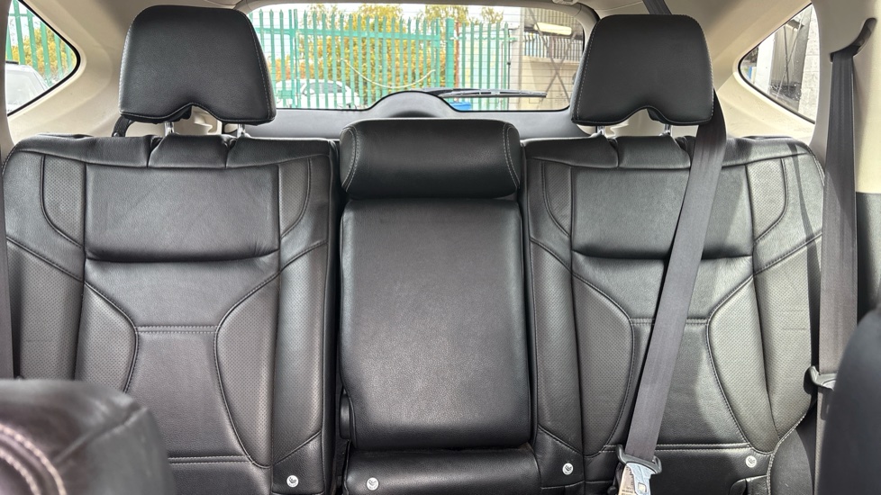Honda CR-V 1.6 i-DTEC Black Edition 5dr Auto Diesel Estate - Image 15