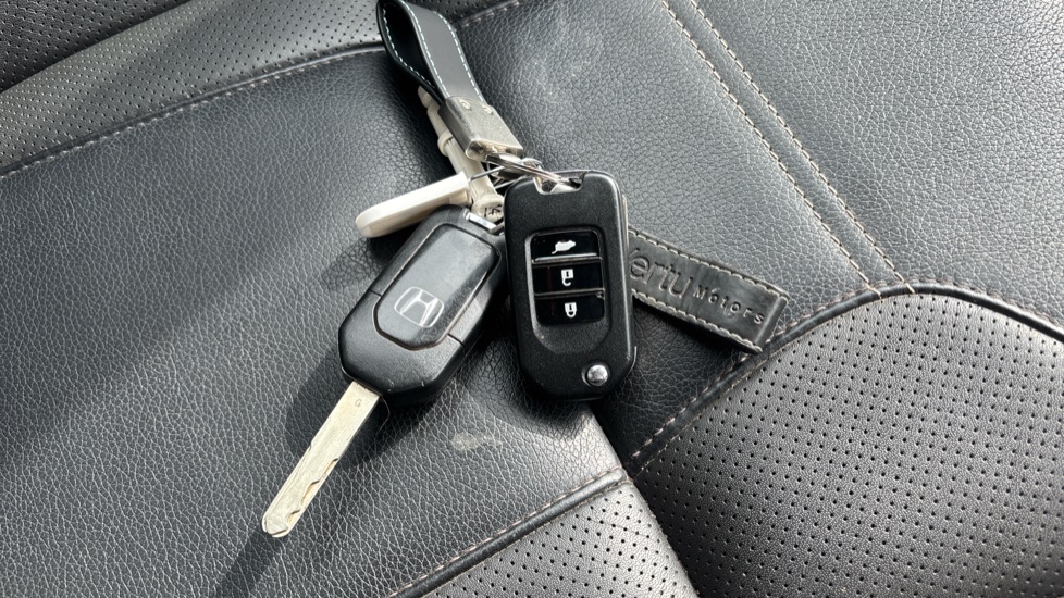 Honda CR-V 1.6 i-DTEC Black Edition 5dr Auto Diesel Estate - Image 20