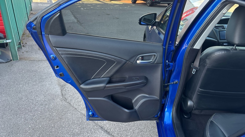 Honda Civic 1.8 i-VTEC SR 5dr Auto Petrol Hatchback - Image 31