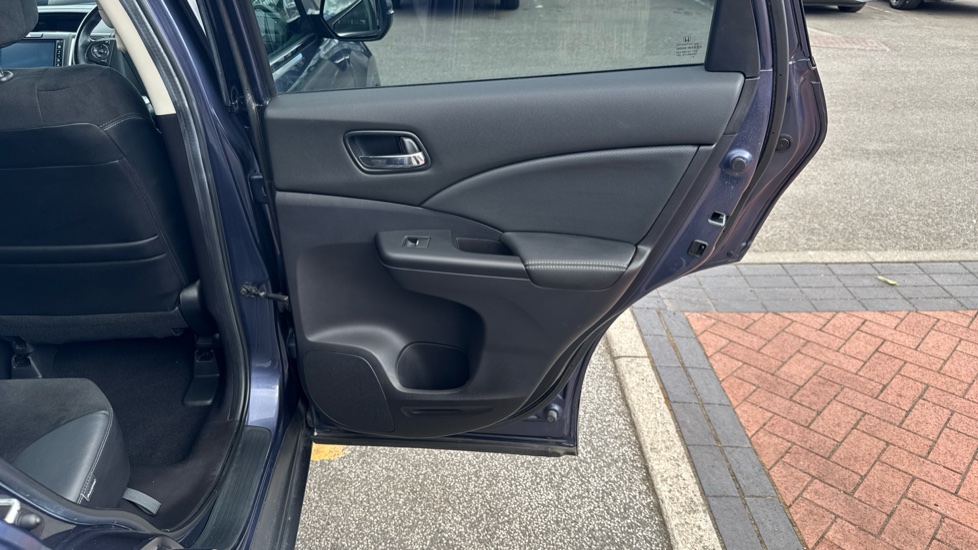 Honda CR-V 1.6 i-DTEC 160 SR 5dr Auto Diesel Estate - Image 32