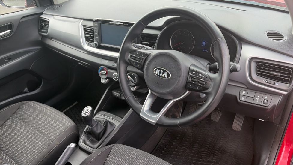Kia Stonic 1.4 MPi 2 5dr Petrol Estate - Image 11