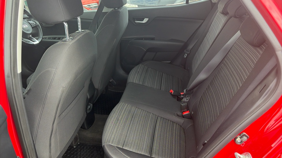 Kia Stonic 1.4 MPi 2 5dr Petrol Estate - Image 16