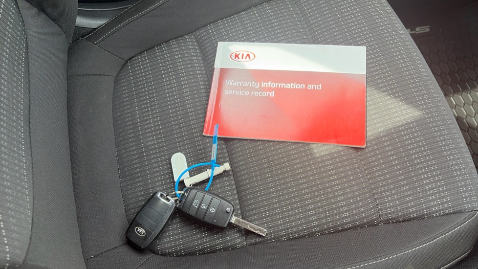 Kia Stonic 1.4 MPi 2 5dr Petrol Estate - Image 19