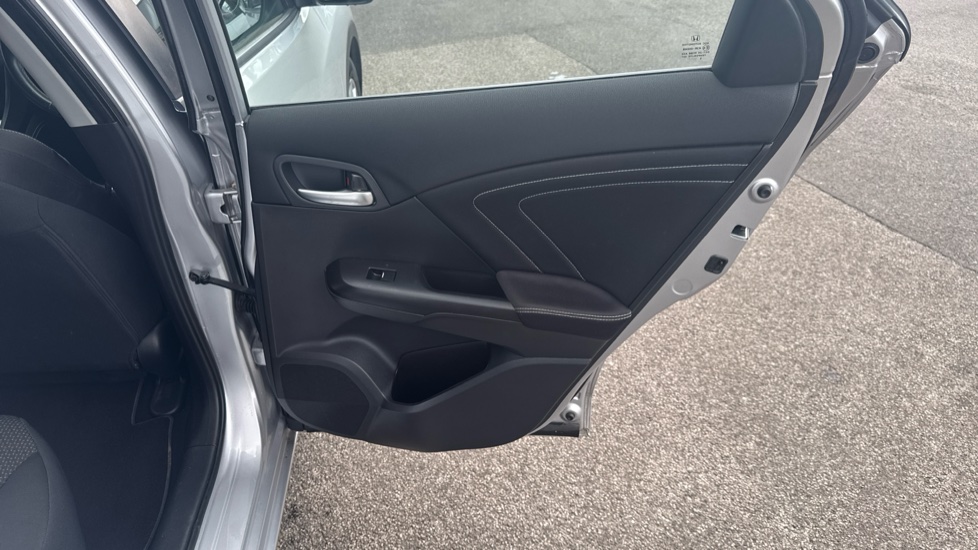Honda Civic 1.8 i-VTEC S 5dr Auto Petrol Hatchback - Image 30