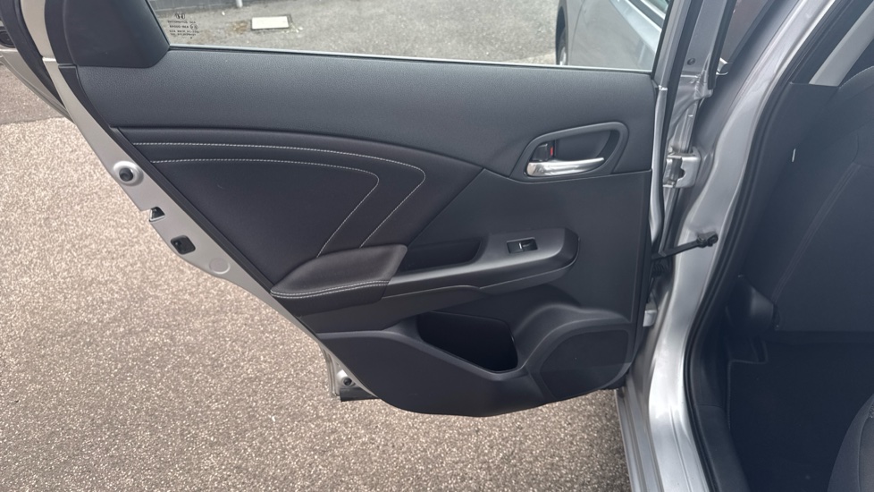 Honda Civic 1.8 i-VTEC S 5dr Auto Petrol Hatchback - Image 33