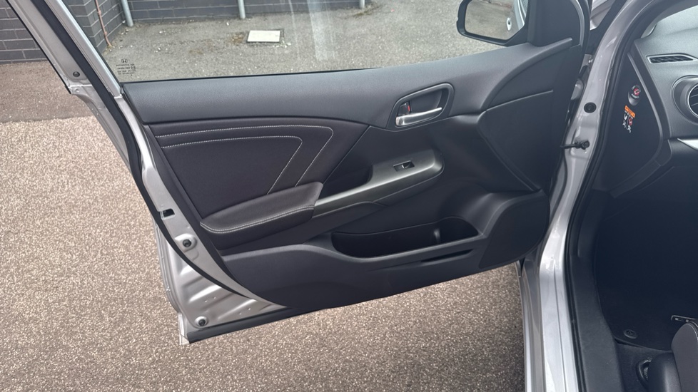 Honda Civic 1.8 i-VTEC S 5dr Auto Petrol Hatchback - Image 34