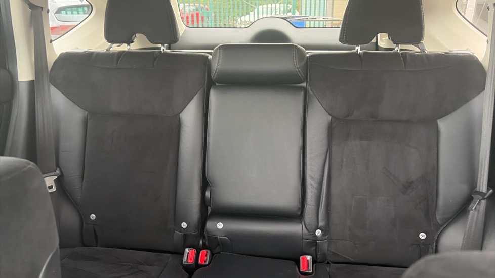 Honda CR-V 2.2 i-DTEC SR 5dr Auto Diesel Estate - Image 15