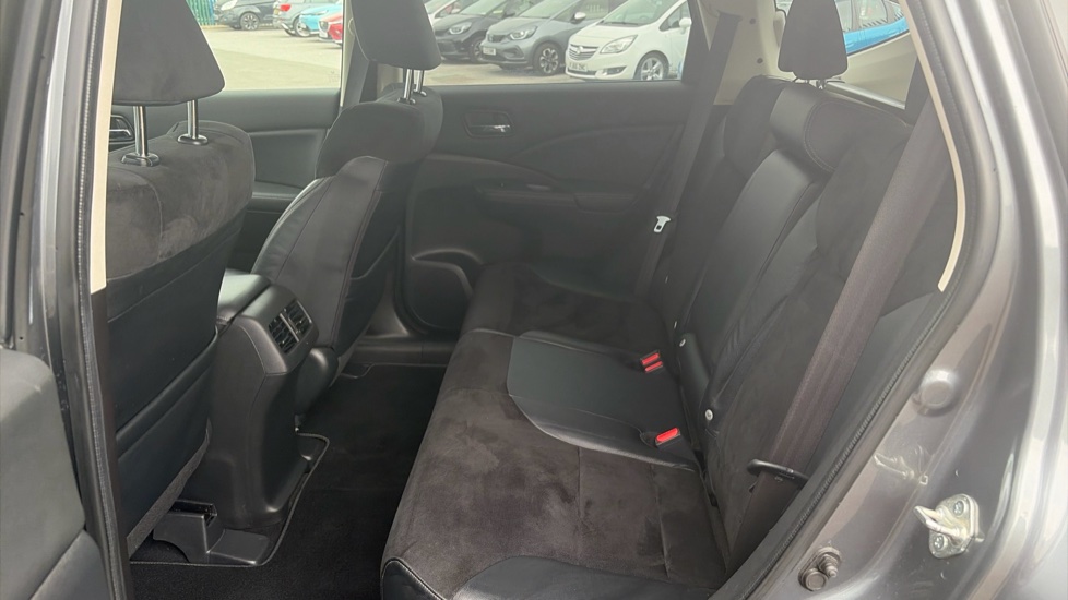 Honda CR-V 2.2 i-DTEC SR 5dr Auto Diesel Estate - Image 16