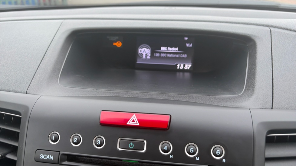 Honda CR-V 2.2 i-DTEC SR 5dr Auto Diesel Estate - Image 30