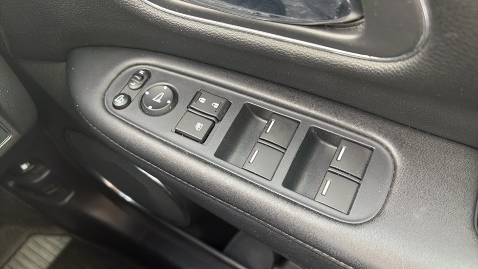 Honda HR-V 1.5 i-VTEC EX CVT 5dr Petrol Hatchback - Image 21