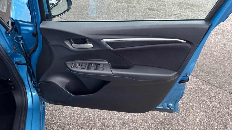 Honda Jazz 1.3 i-VTEC SE 5dr Petrol Hatchback - Image 28