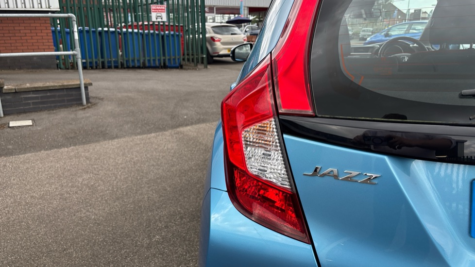 Honda Jazz 1.3 i-VTEC SE 5dr Petrol Hatchback - Image 30