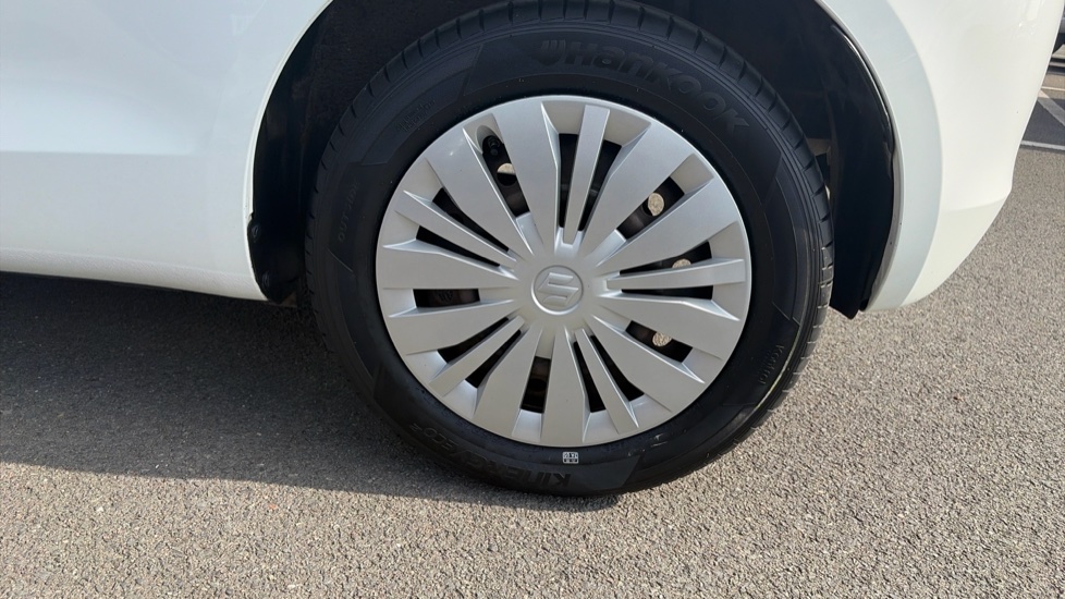 Suzuki Swift 1.2 SZ2 3dr Petrol Hatchback - Image 35