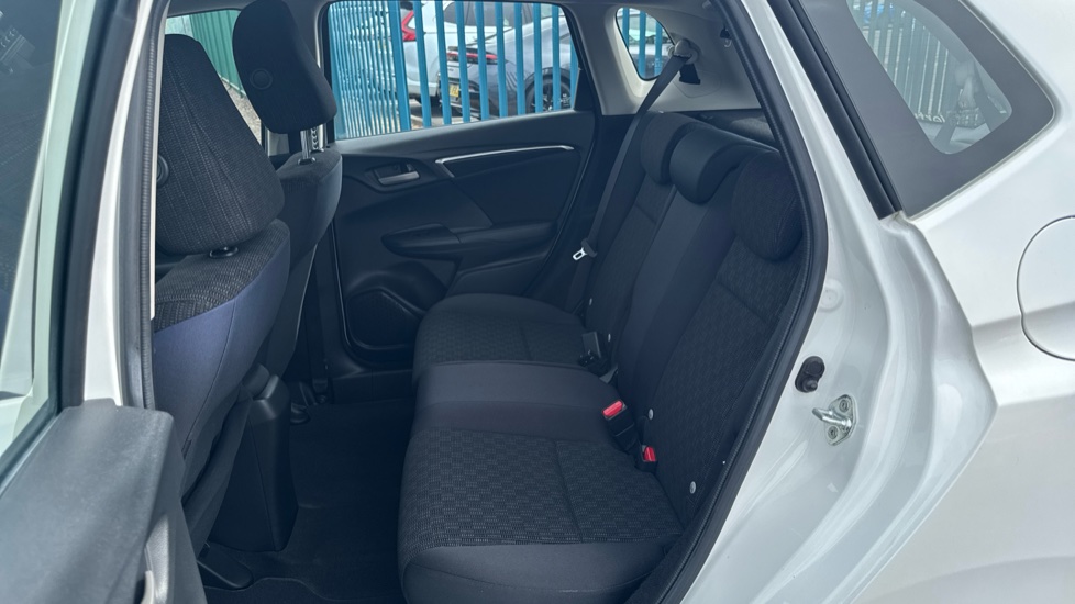 Honda Jazz 1.3 SE 5dr Petrol Hatchback - Image 16