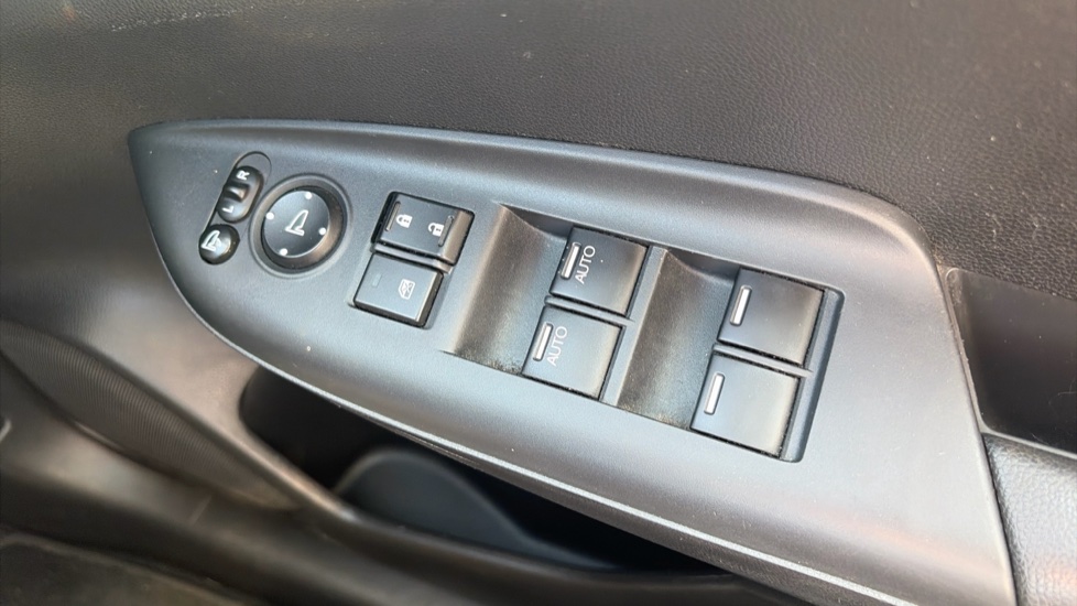 Honda Jazz 1.3 i-VTEC EX Navi 5dr CVT Petrol Hatchback - Image 21