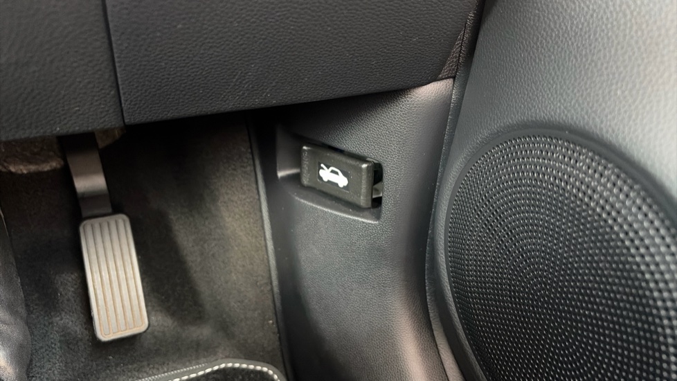 Honda Jazz 1.5 i-MMD Hybrid Crosstar Advance 5dr eCVT Hybrid Hatchback - Image 15