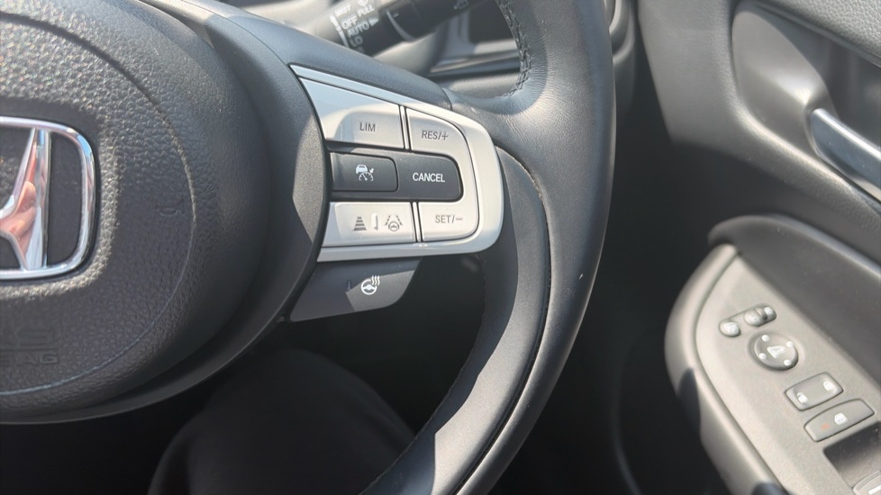 Honda Jazz 1.5 i-MMD Hybrid Crosstar Advance 5dr eCVT Hybrid Hatchback - Image 16