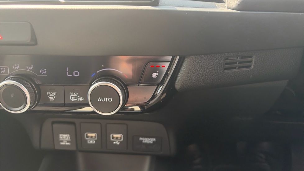 Honda Jazz 1.5 i-MMD Hybrid Crosstar Advance 5dr eCVT Hybrid Hatchback - Image 26