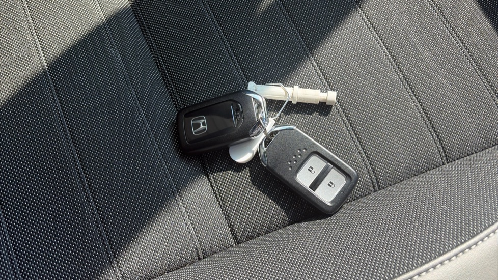 Honda Jazz 1.5 i-MMD Hybrid Crosstar Advance 5dr eCVT Hybrid Hatchback - Image 31