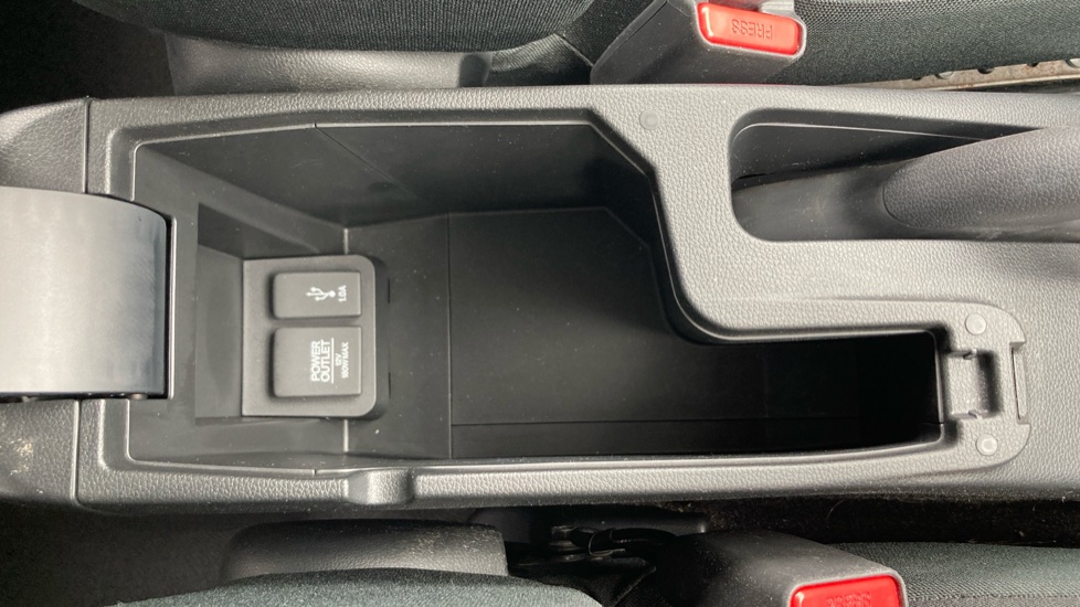 Honda Jazz 1.3 i-VTEC EX Navi 5dr CVT Petrol Hatchback - Image 31