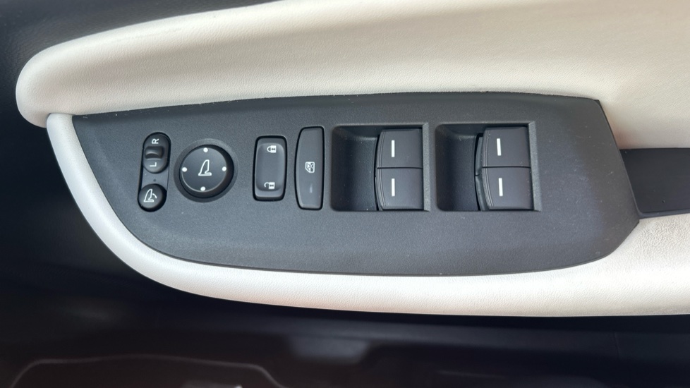 Honda Jazz 1.5 i-MMD Hybrid EX 5dr eCVT Hybrid Hatchback - Image 25