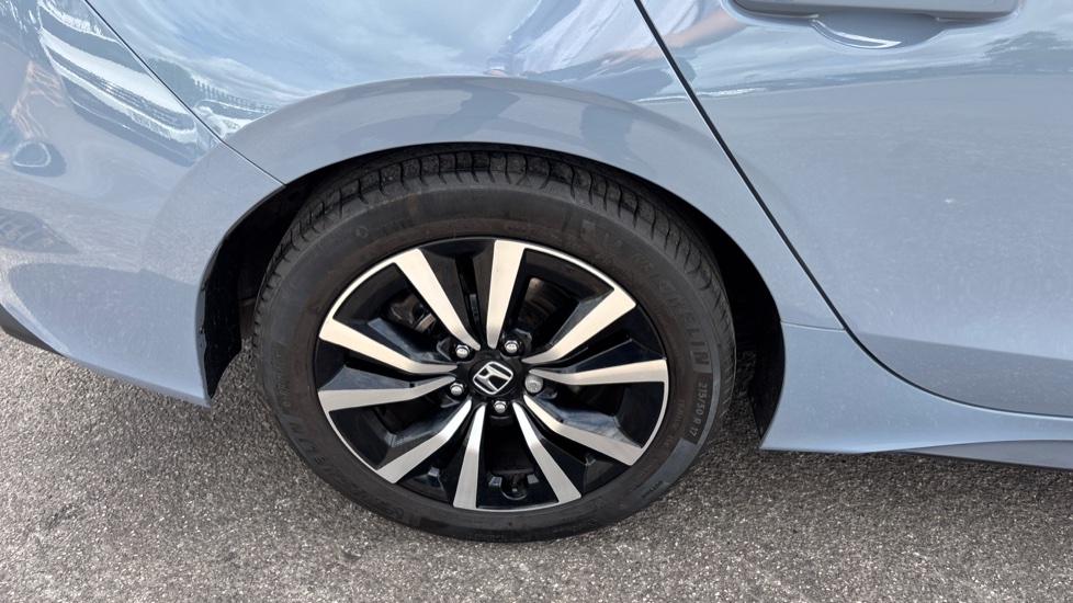 Honda Civic 2.0 eHEV Elegance 5dr CVT Hybrid Hatchback - Image 13