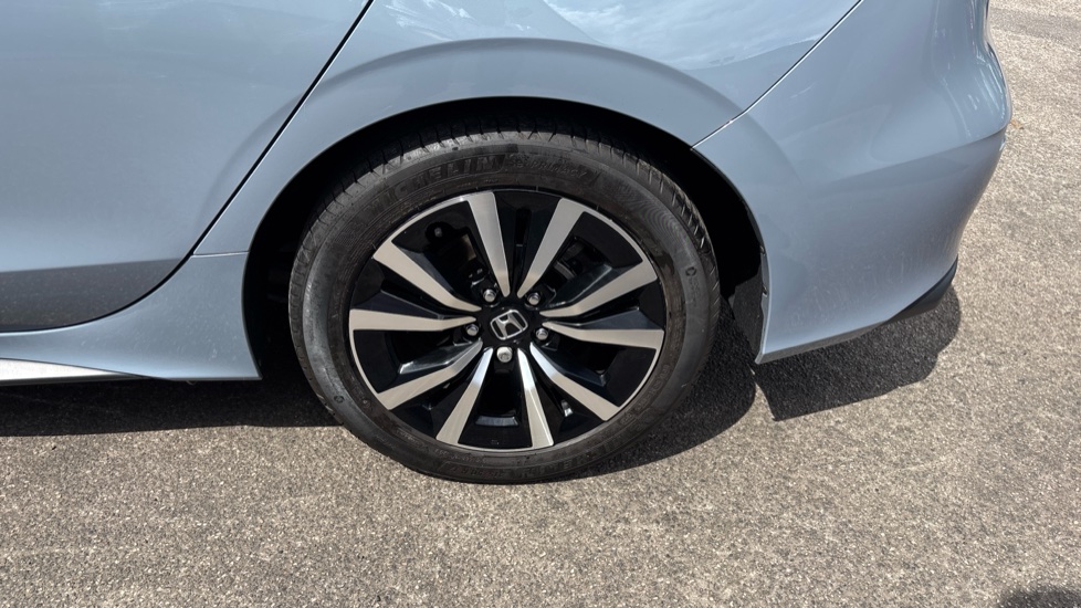 Honda Civic 2.0 eHEV Elegance 5dr CVT Hybrid Hatchback - Image 16