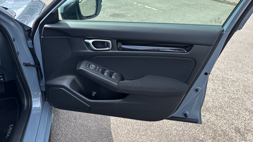 Honda Civic 2.0 eHEV Elegance 5dr CVT Hybrid Hatchback - Image 20