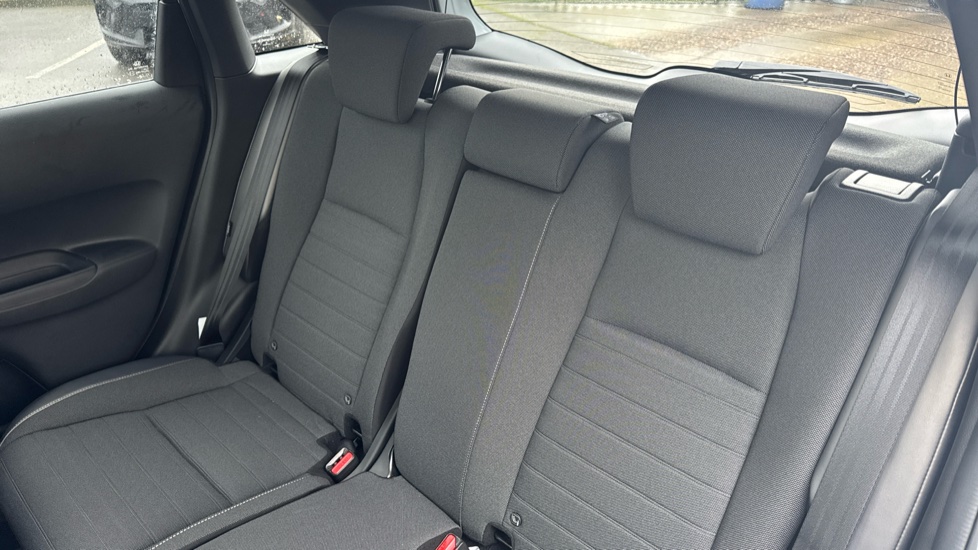 Honda Jazz 1.5 i-MMD Hybrid Crosstar Advance 5dr eCVT Hybrid Hatchback - Image 8