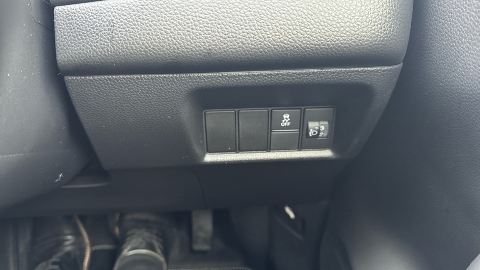Honda Jazz 1.5 i-MMD Hybrid Crosstar Advance 5dr eCVT Hybrid Hatchback - Image 16