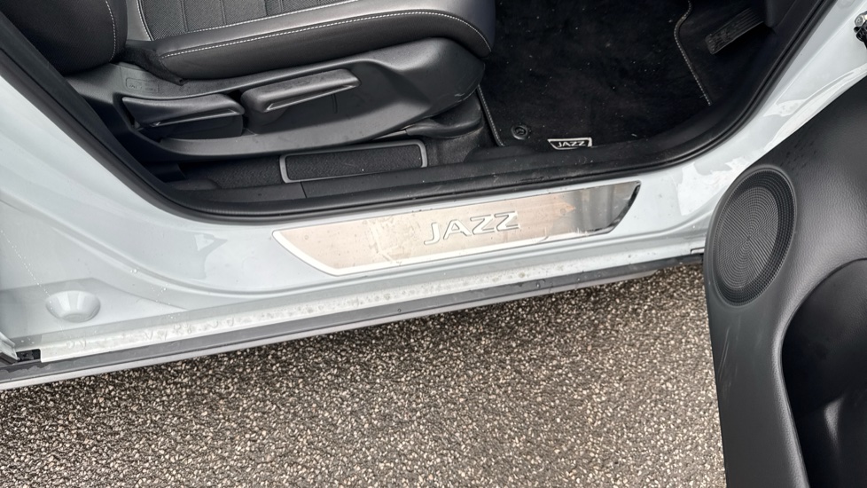 Honda Jazz 1.5 i-MMD Hybrid Crosstar Advance 5dr eCVT Hybrid Hatchback - Image 24
