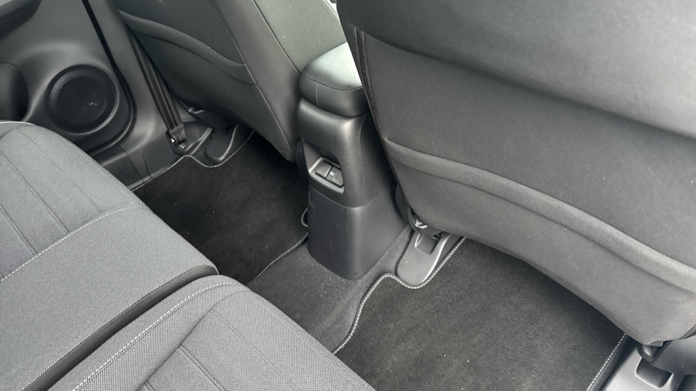 Honda Jazz 1.5 i-MMD Hybrid Crosstar Advance 5dr eCVT Hybrid Hatchback - Image 26