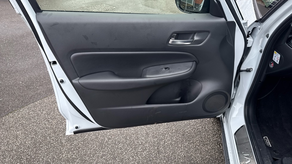Honda Jazz 1.5 i-MMD Hybrid Crosstar Advance 5dr eCVT Hybrid Hatchback - Image 30