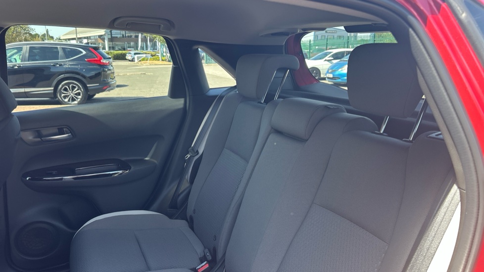 Honda Jazz 1.5 i-MMD Hybrid Crosstar EX 5dr eCVT Hybrid Hatchback - Image 8
