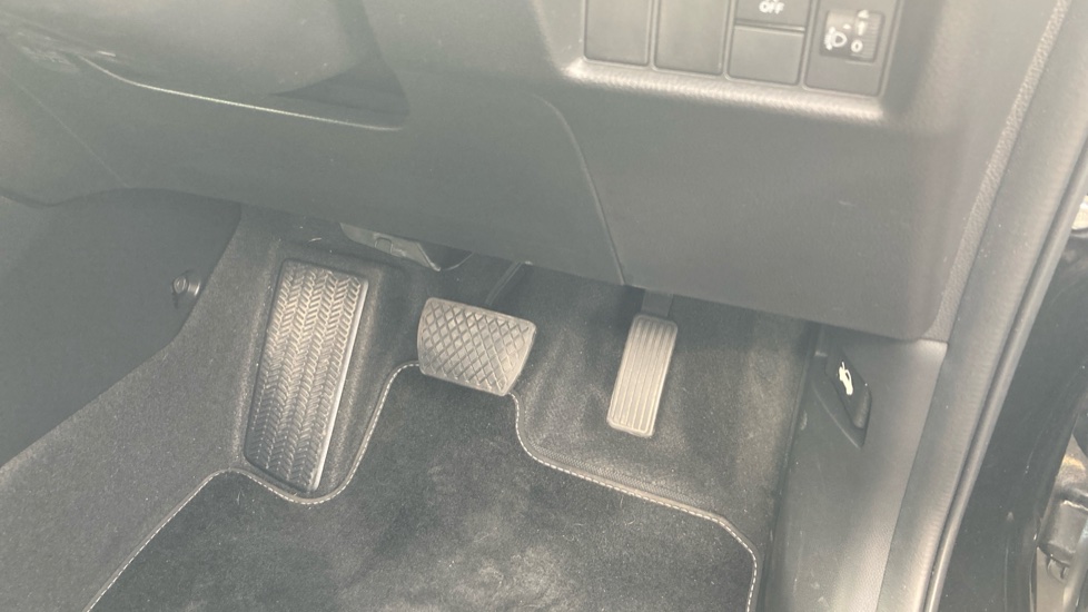 Honda Jazz 1.5 i-MMD Hybrid Crosstar Advance 5dr eCVT Hybrid Hatchback - Image 30