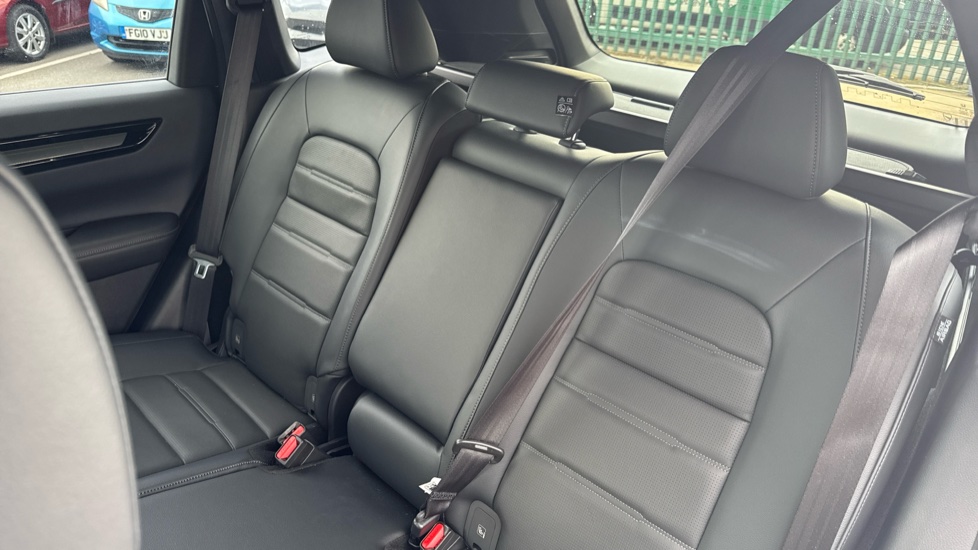 Honda CR-V 2.0 ePHEV Advance Tech 5dr eCVT Estate - Image 8
