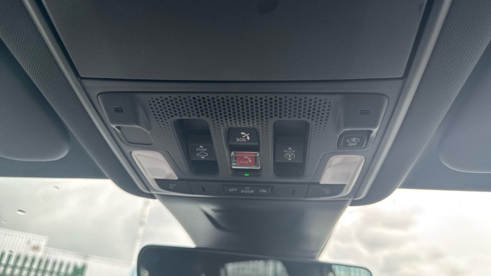 Honda CR-V 2.0 ePHEV Advance Tech 5dr eCVT Estate - Image 19