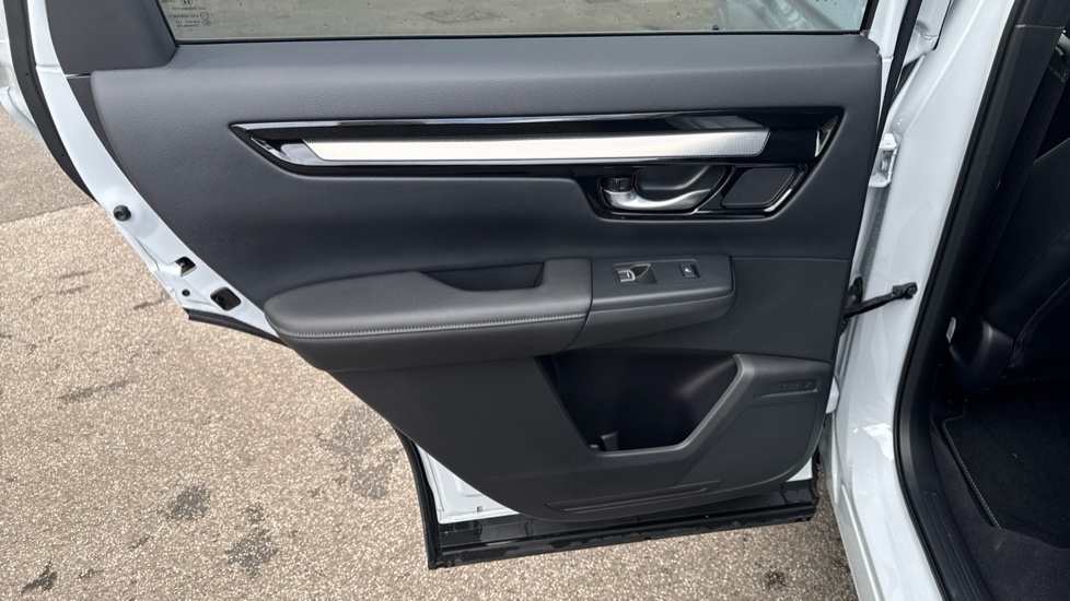 Honda CR-V 2.0 ePHEV Advance Tech 5dr eCVT Estate - Image 25
