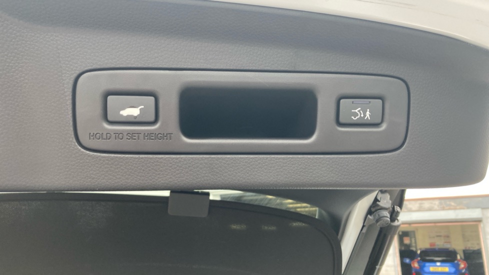 Honda HR-V 1.5 eHEV Advance Style Plus 5dr CVT Hybrid Hatchback - Image 38