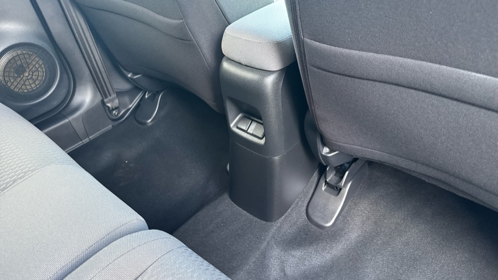 Honda Jazz 1.5 i-MMD Hybrid Crosstar EX 5dr eCVT Hybrid Hatchback - Image 26